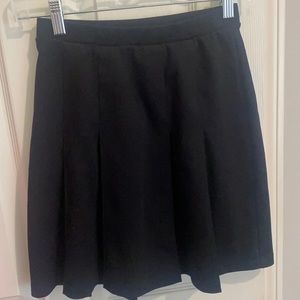 Girls Lands’End black ponte pleated skirt